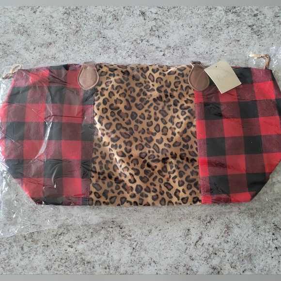 BUFFALO ANIMAL PRINT DUFFEL BAG✨️ - Picture 5 of 11